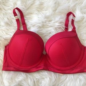Victoria’s Secret very sexy push up bra